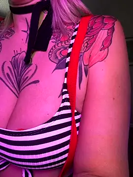 Snapshot of GoldieBakeman chatting on 27, 10, 2025 GoldieBakeman online show from 27, 10, 2025