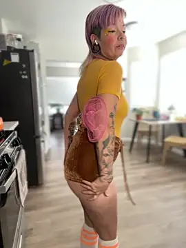 Snapshot of GoldieBakeman chatting on 29, 10, 2025 GoldieBakeman online show from 29, 10, 2025