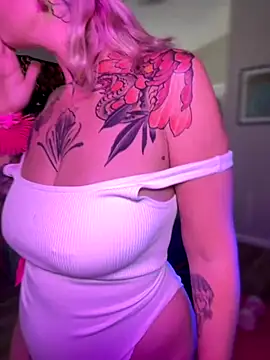 Snapshot of GoldieBakeman chatting on 30, 10, 2025 GoldieBakeman online show from 30, 10, 2025