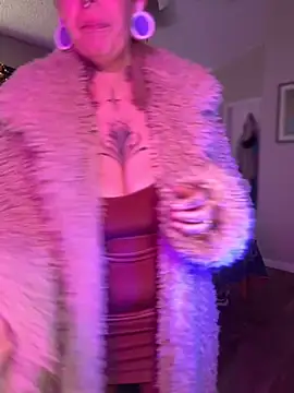 Snapshot of GoldieBakeman chatting on 31, 10, 2025 GoldieBakeman online show from 31, 10, 2025