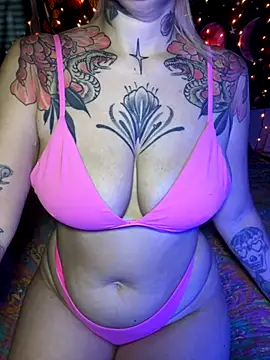 Snapshot of GoldieBakeman chatting on 4, 11, 2025 GoldieBakeman online show from 4, 11, 2025