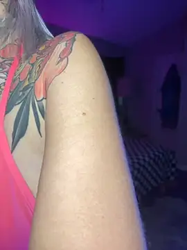 Snapshot of GoldieBakeman chatting on 6, 11, 2025 GoldieBakeman online show from 6, 11, 2025