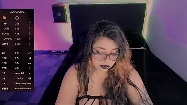 devilfoxtwo online show from 6, 12, 2024