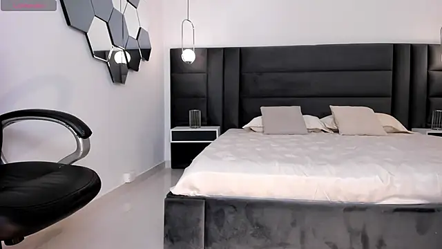 KatieNolan 1 online show from 11, 10, 2025