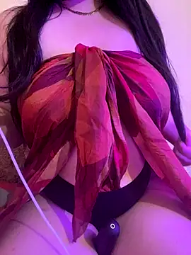 Snapshot of Cameelia chatting on 2, 11, 2025 Cameelia online show from 2, 11, 2025