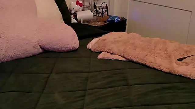 Snapshot of explosivekitty69 chatting on 10, 11, 2025 explosivekitty69 online show from 10, 11, 2025