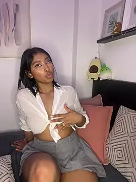 Isabella fasilier online show from 15, 1, 2025