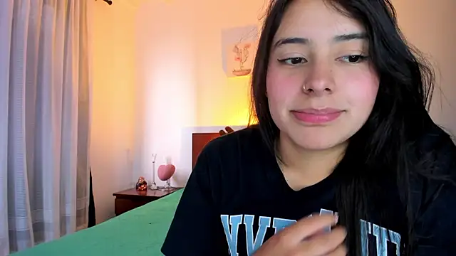 GabyButtler1 online show from 3, 3, 2025
