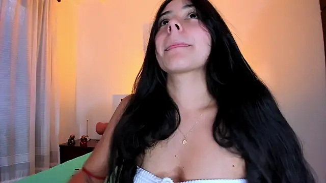 GabyButtler1 online show from 9, 3, 2025