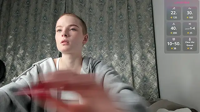 Snapshot of Mily_miligan chatting on 4, 1, 2025 Mily miligan online show from 4, 1, 2025