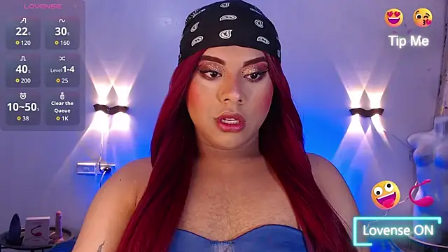 Snapshot of Emili_Roux chatting on 18, 11, 2025 Emili Roux online show from 18, 11, 2025