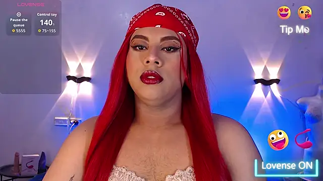 Snapshot of Emili_Roux chatting on 22, 11, 2025 Emili Roux online show from 22, 11, 2025