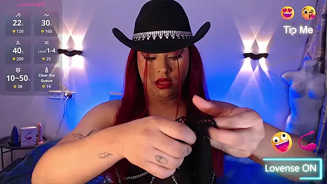 Snapshot of Emili_Roux chatting on 23, 11, 2025 Emili Roux online show from 23, 11, 2025