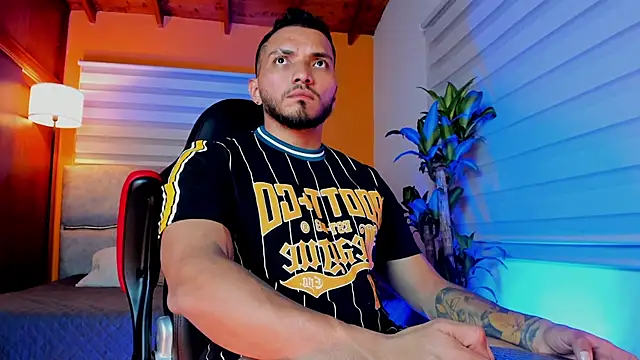 maximusclark1 online show from 25, 2, 2026