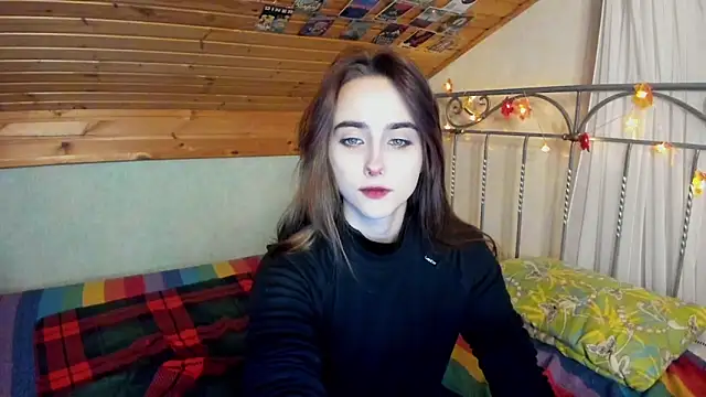 Snapshot of SilverDream chatting on 15, 12, 2024 SilverDream online show from 15, 12, 2024