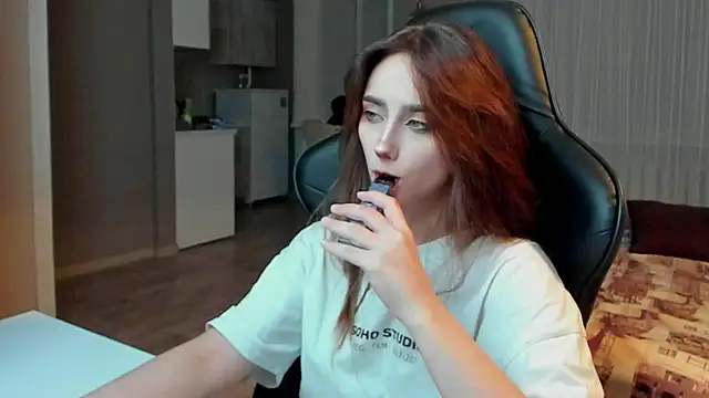 Snapshot of SilverDream chatting on 11, 2, 2025 SilverDream online show from 11, 2, 2025