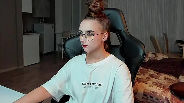 Snapshot of SilverDream chatting on 15, 3, 2025 SilverDream online show from 15, 3, 2025