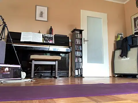 Snapshot of Bula94193 chatting on 8, 10, 2025 Bula94193 online show from 8, 10, 2025