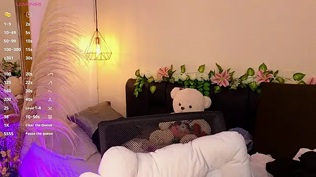 Hannah williams1 online show from 3, 10, 2025