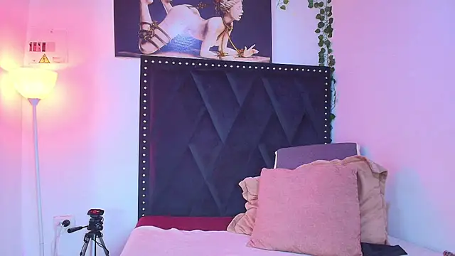 dafne queenn online show from 19, 11, 2025