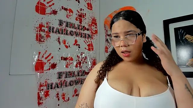 zoee lovv online show from 30, 10, 2025