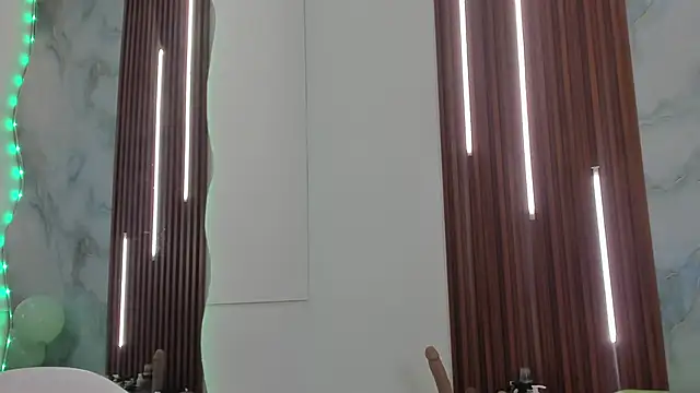 zoee lovv online show from 18, 3, 2026