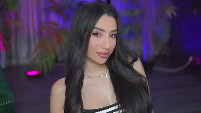 Snapshot of GinaValentinna chatting on 10, 10, 2025 GinaValentinna online show from 10, 10, 2025