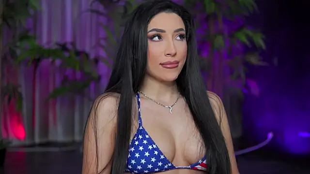 Snapshot of GinaValentinna chatting on 18, 10, 2025 GinaValentinna online show from 18, 10, 2025