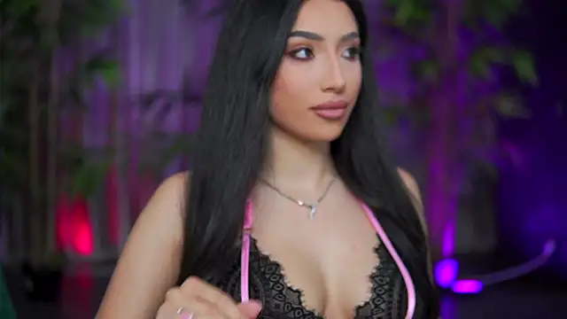 Snapshot of GinaValentinna chatting on 20, 10, 2025 GinaValentinna online show from 20, 10, 2025