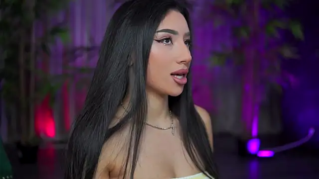 Snapshot of GinaValentinna chatting on 21, 10, 2025 GinaValentinna online show from 21, 10, 2025