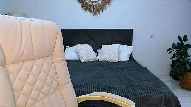 NaughtyNylonFeet online show from 14, 11, 2025