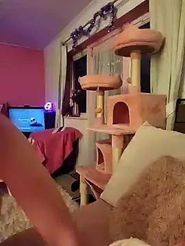 Amie Rivia online show from 11, 12, 2024