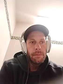 axelongshaft69 online show from 27, 2, 2026