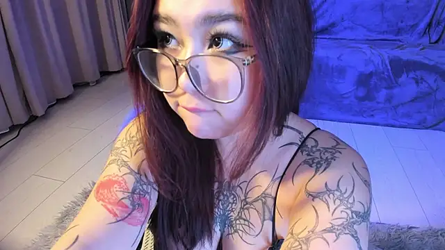 Yuriko May online show from 13, 1, 2025