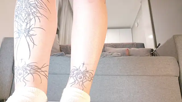 Yuriko May online show from 13, 10, 2025