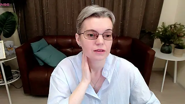 Snapshot of Cutie_Erikaa1 chatting on 11, 1, 2025 Cutie Erikaa1 online show from 11, 1, 2025