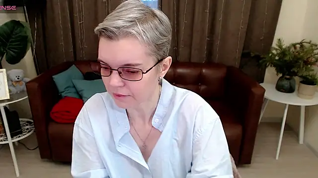 Snapshot of Cutie_Erikaa1 chatting on 11, 1, 2025 Cutie Erikaa1 online show from 11, 1, 2025
