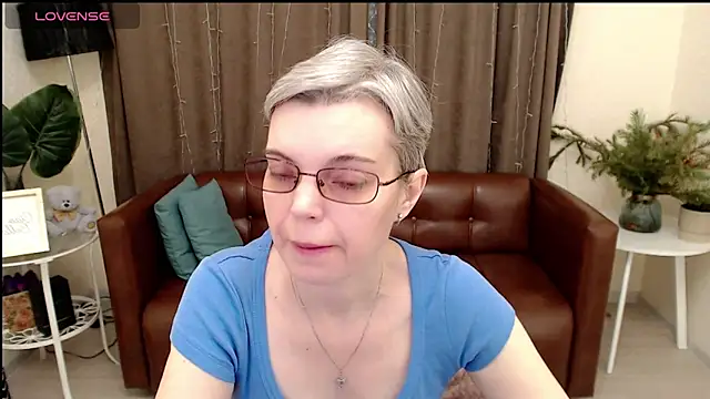 Snapshot of Cutie_Erikaa1 chatting on 18, 1, 2025 Cutie Erikaa1 online show from 18, 1, 2025