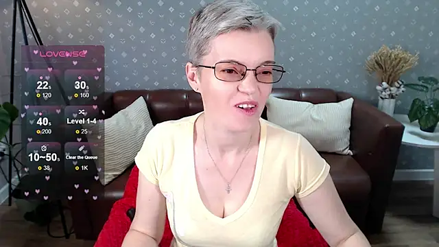 Snapshot of Cutie_Erikaa1 chatting on 12, 9, 2025 Cutie Erikaa1 online show from 12, 9, 2025