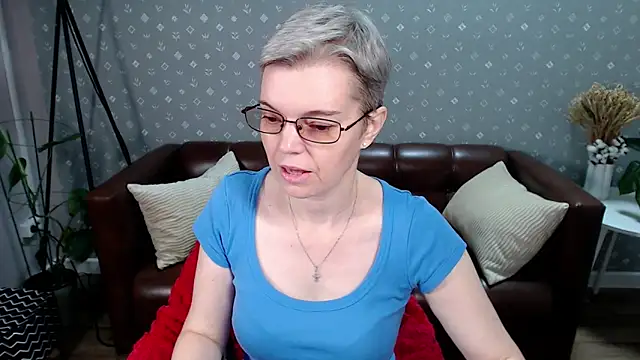 Snapshot of Cutie_Erikaa1 chatting on 14, 9, 2025 Cutie Erikaa1 online show from 14, 9, 2025