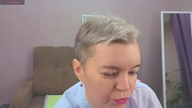 Cutie Erikaa1 online show from 14, 12, 2025