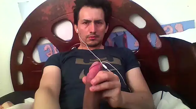 Snapshot of alez5939 chatting on 3, 12, 2024 alez5939 online show from 3, 12, 2024