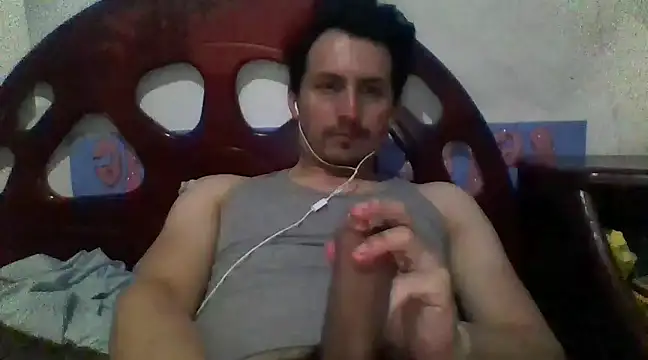 Snapshot of alez5939 chatting on 10, 12, 2024 alez5939 online show from 10, 12, 2024