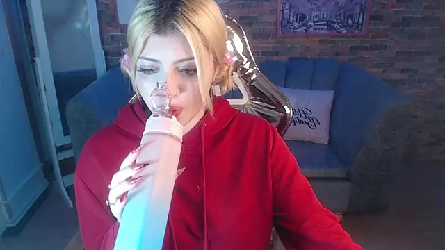 Kitty fox b online show from 19, 12, 2024