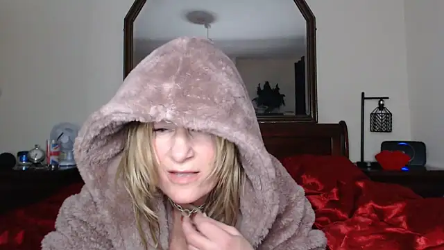 BettyDavisX online show from 8, 1, 2025
