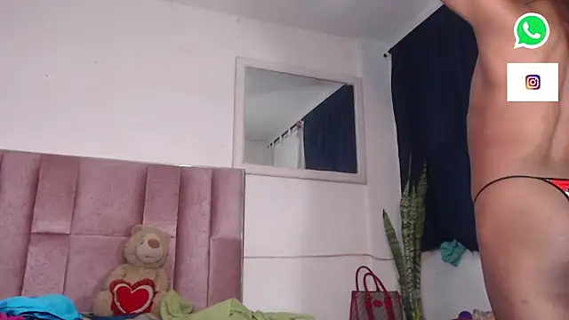 Snapshot of princes_bigcock_1 chatting on 9, 10, 2025 princes bigcock 1 online show from 9, 10, 2025