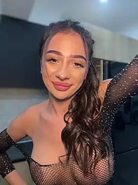 LaraVegas  online show from 10, 9, 2025