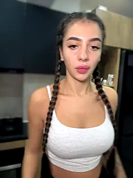 LaraVegas  online show from 4, 10, 2025