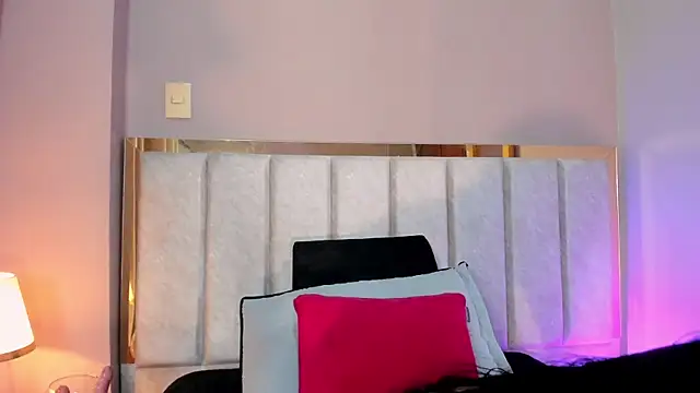 LaraGoldd online show from 9, 1, 2026