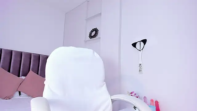 Snapshot of alisson_sanders chatting on 7, 2, 2025 alisson sanders online show from 7, 2, 2025